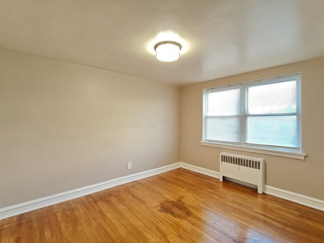 Building Photo - 6752 Blakemore St