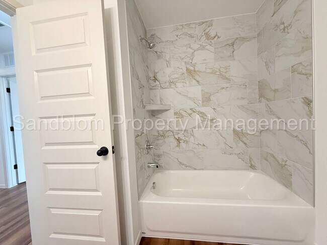 Building Photo - For Lease | Bixby | Available Now!