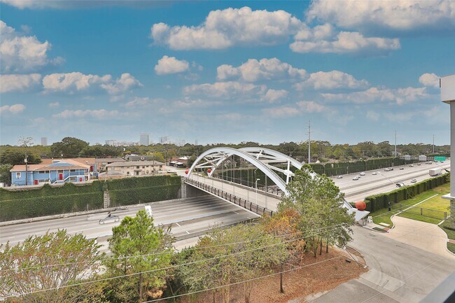 Building Photo - 4527 Graustark St