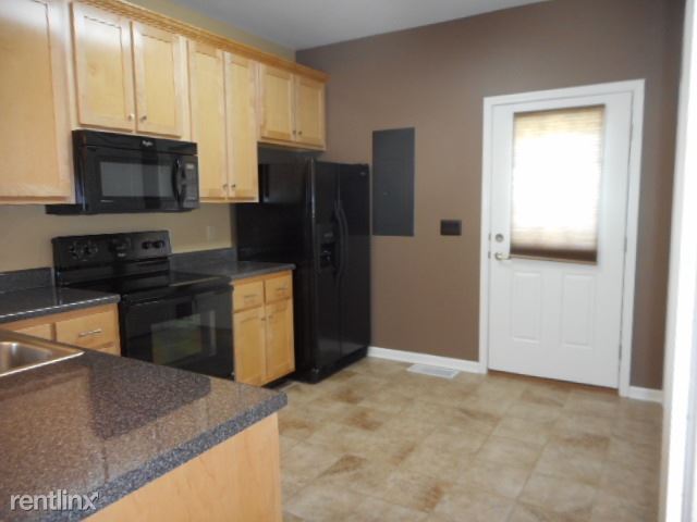 Building Photo - 215 Max Hampton St