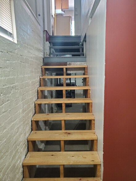 Building Photo - 3560 Jones St