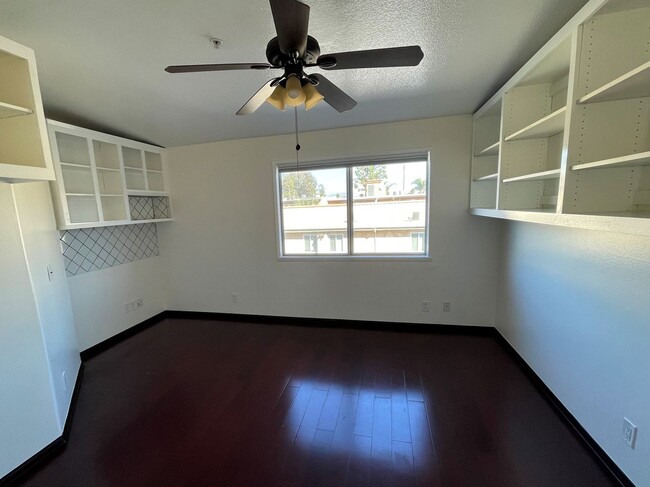 Building Photo - 15455 Sherman Way