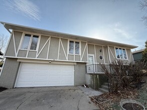 Building Photo - $2,900 | 5 Bedroom, 3 Bathroom House | No Pets | Available for Immediate Move In!