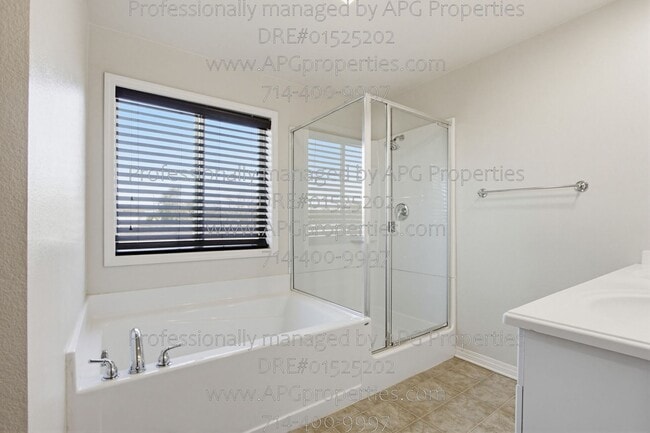 Building Photo - 139 Thompson Ave