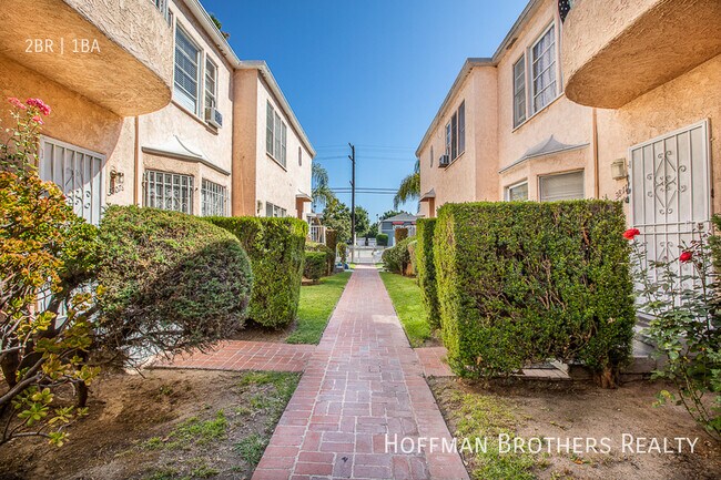 Building Photo - 3811 1/4 W Adams Blvd-