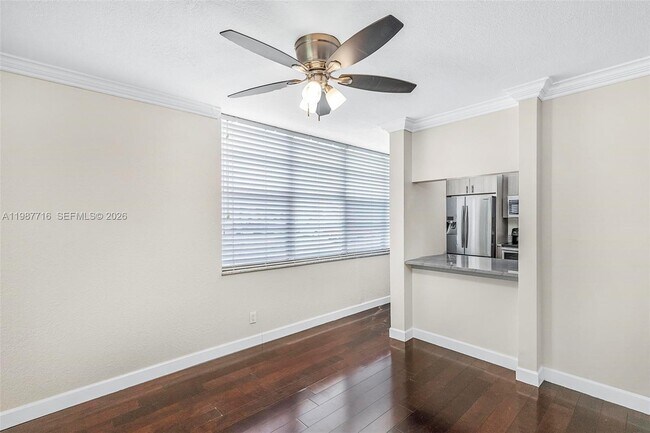 Building Photo - 9450 Live Oak Pl