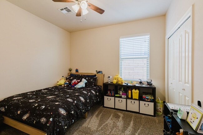 Building Photo - Meticulously kept 4 bedroom home with RV Parking/Hook ups