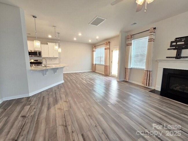 Building Photo - 18022 Stark Wy