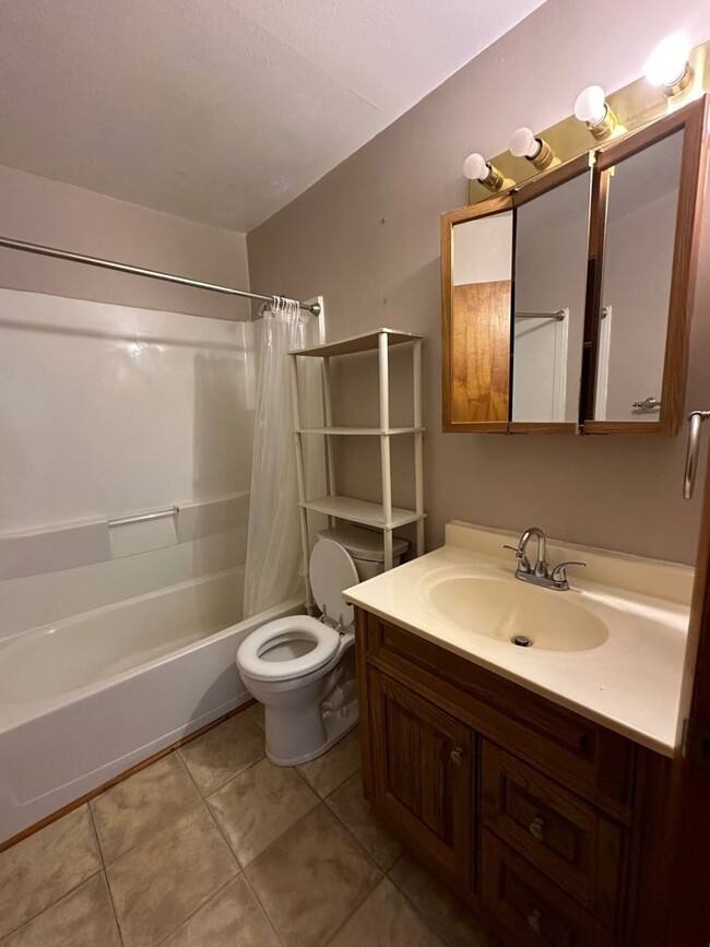 Building Photo - Charming 2 Bed 1 Bath House For Rent in Bo...