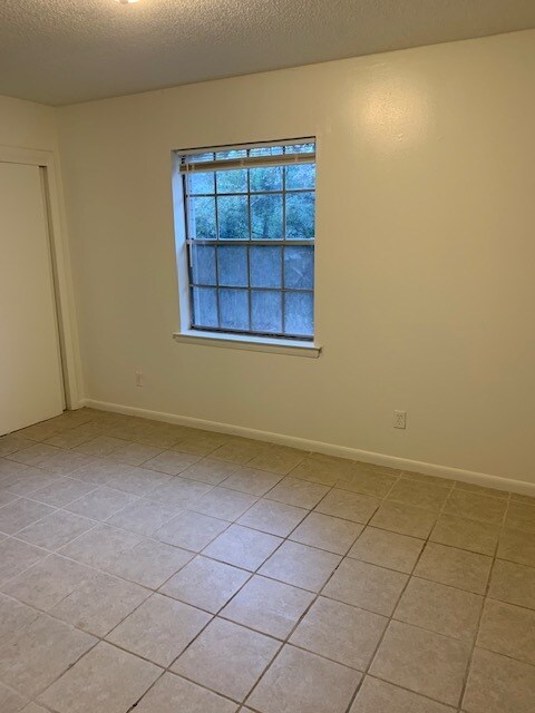 Building Photo - 18 S Catherine St