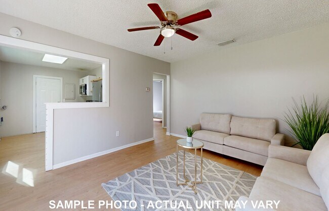 Building Photo - Updated 2 Bedroom Jacksonville Heights Apa...