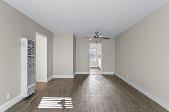 Interior Photo - 201-209 E 12th Street