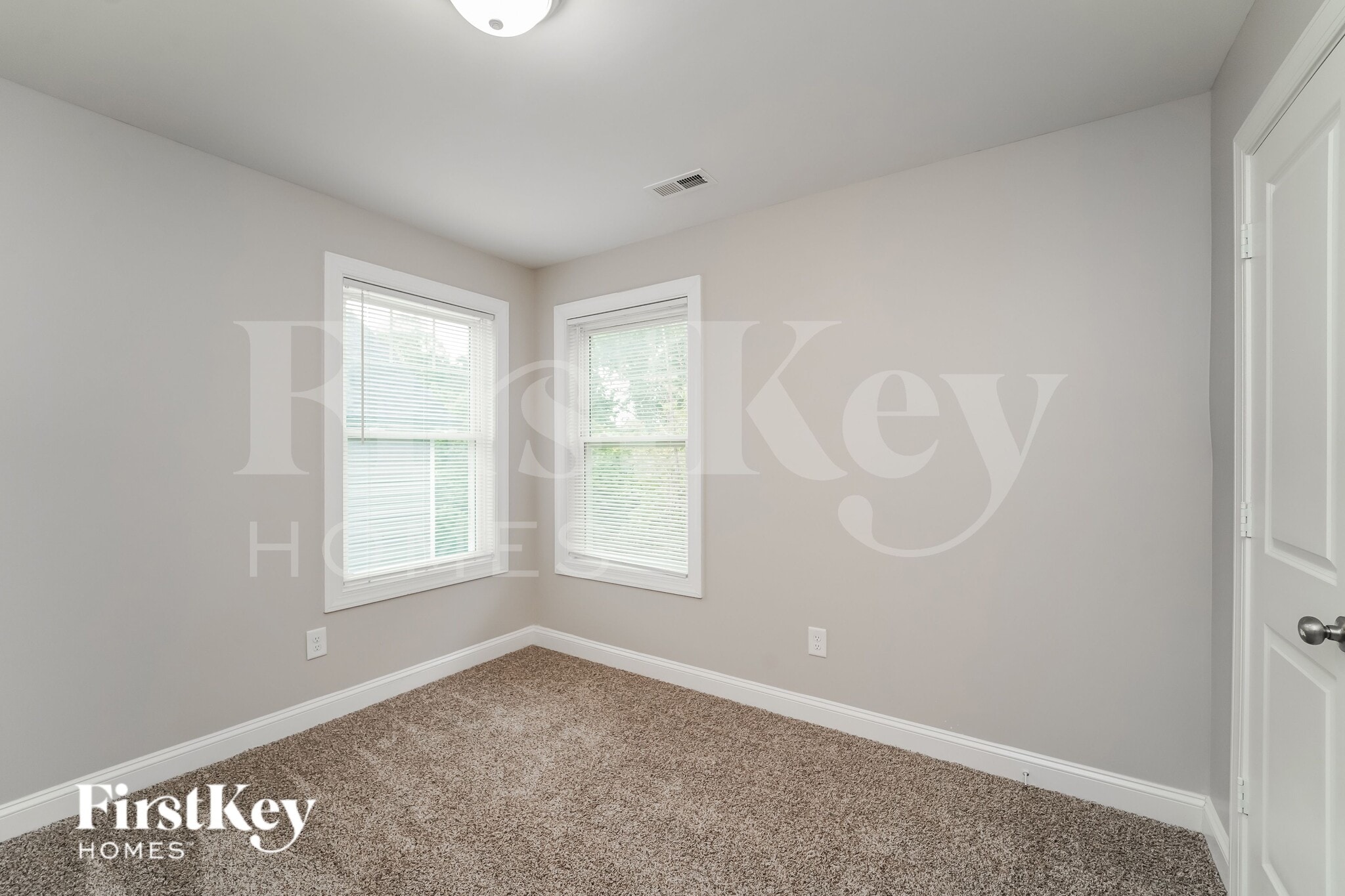 Building Photo - 656 Smith St