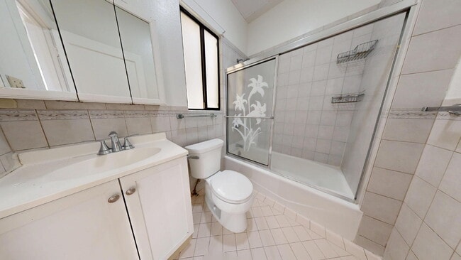 Building Photo - Outer Richmond | Spacious 3BR/2BA Flat