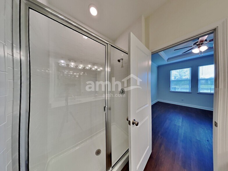 Building Photo - 20300 Calla Lily Dr