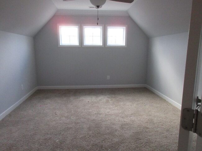 Building Photo - 1068 Mill Creek Loop