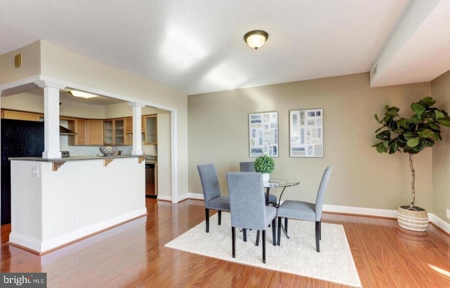 Building Photo - 5505 Seminary Rd