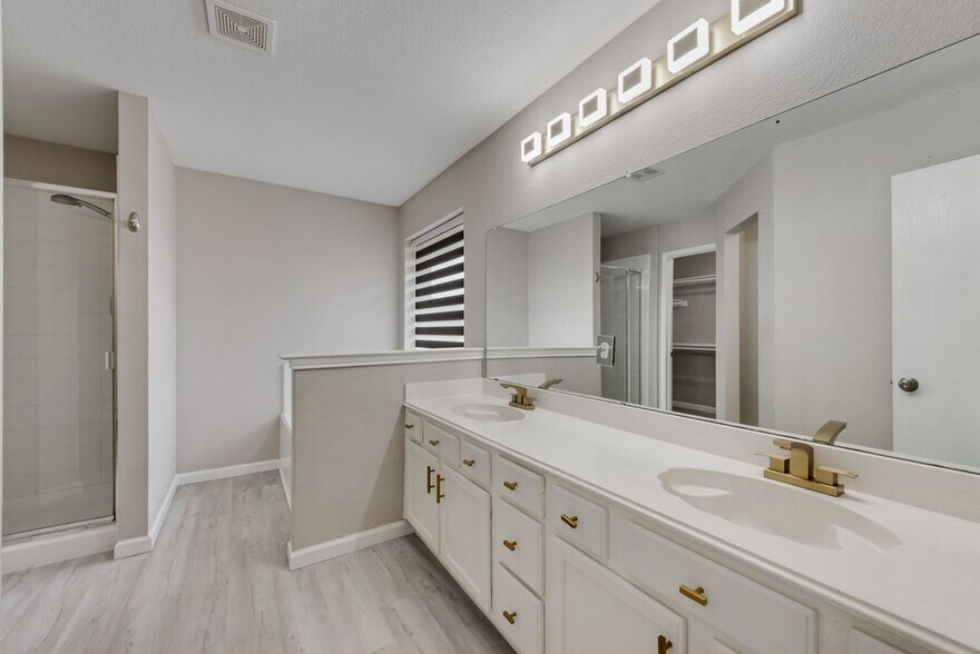 Building Photo - 506 Pecos Path Dr