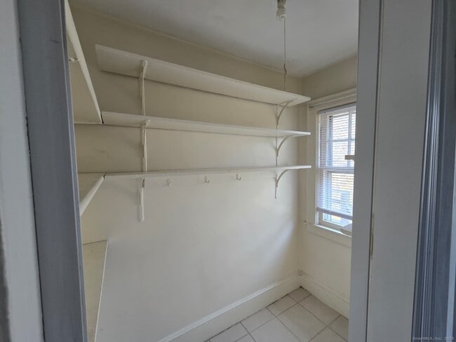 Building Photo - 116 Hillside Ave