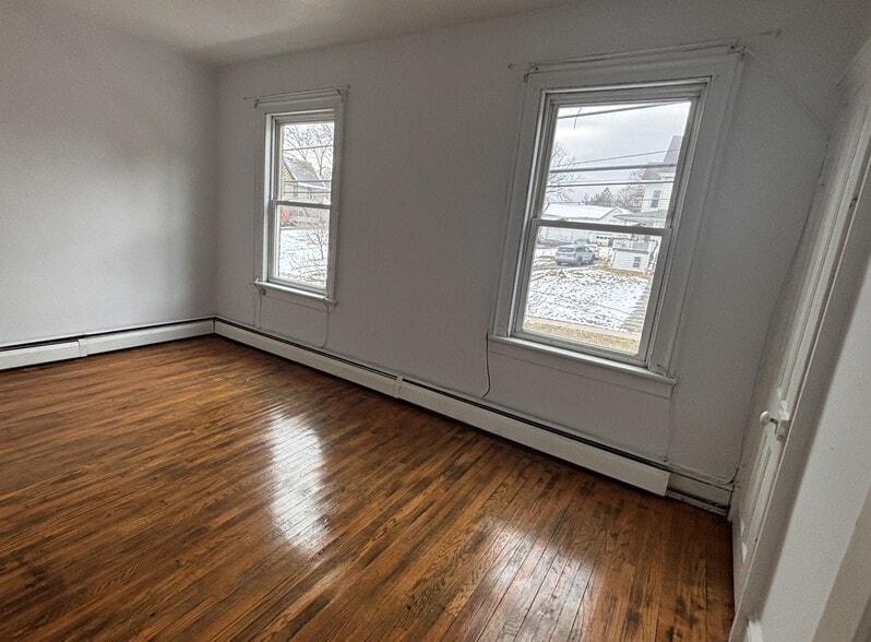 Building Photo - 103 Ulster Ave