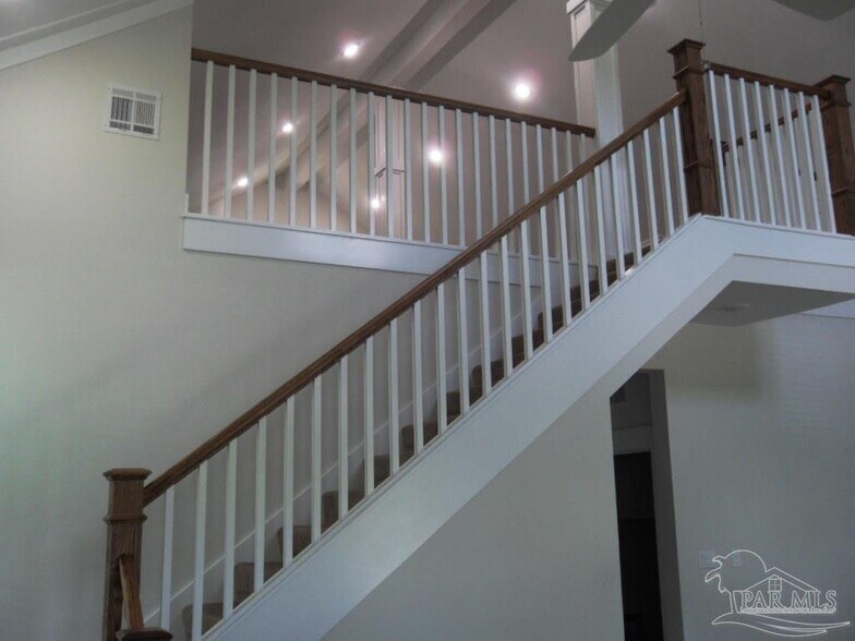 Building Photo - 3003 E Blount St