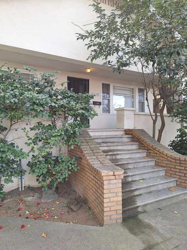 Building Photo - **Incredible 2 Bedroom, 1.5 Bath Home with a Fun Bonus Room!** Don’t miss out on this fantastic o...