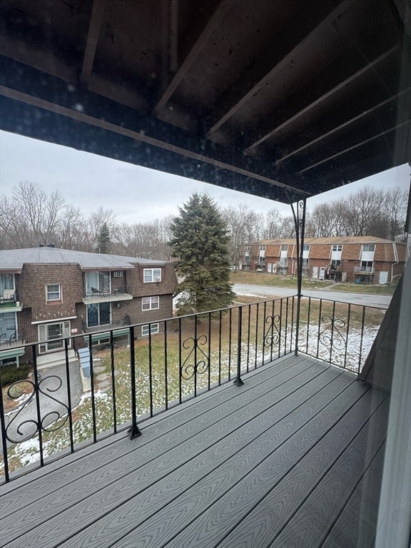 Building Photo - 668 Robbins Ave