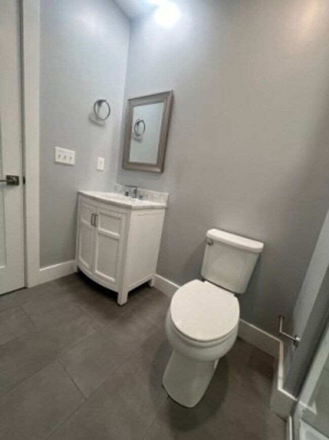 Building Photo - 2 Bed 2 Bath - South Boston - 6/1    (0.22...