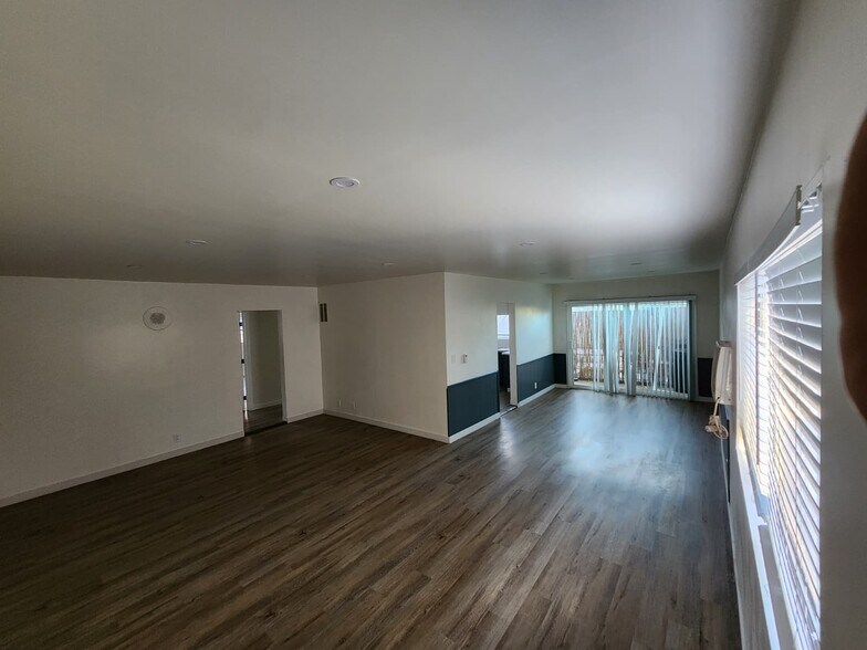 Building Photo - 1414 S Orange Grove Ave