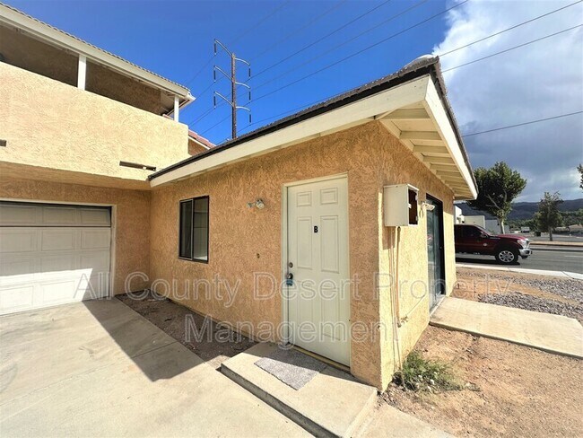 Building Photo - 33995 Via Echo