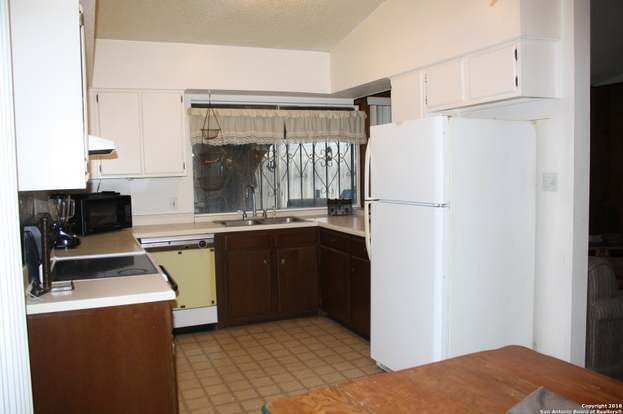 Building Photo - 6614 Cedar Hill