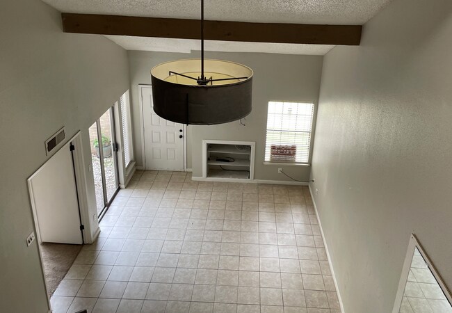 Building Photo - 11917 Bob White Dr