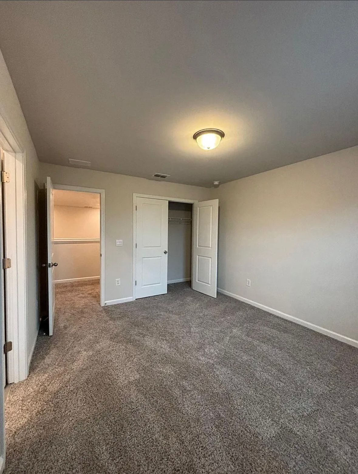 Building Photo - 1247 Sunny Lake Dr