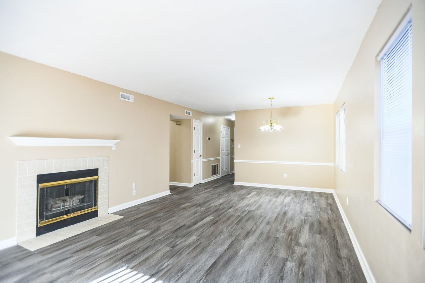 Building Photo - 301 Abbey Cir