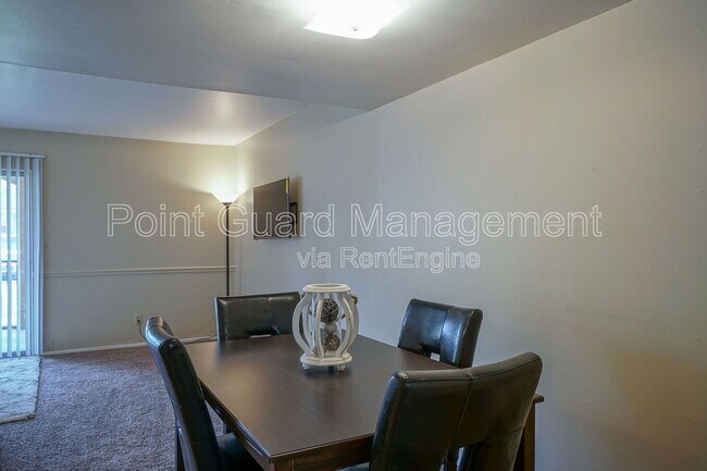 Building Photo - 1521 Oxford Pl