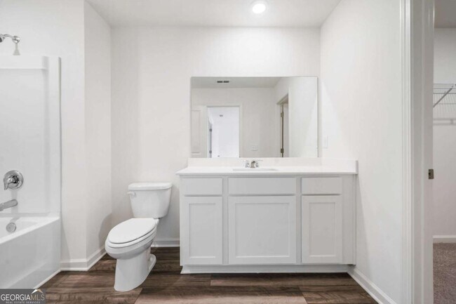 Building Photo - 104 Saginaw Ct