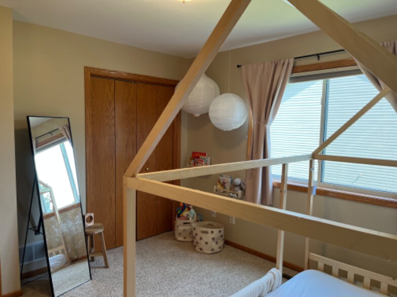 Building Photo - 2922 Kenosha Dr NW