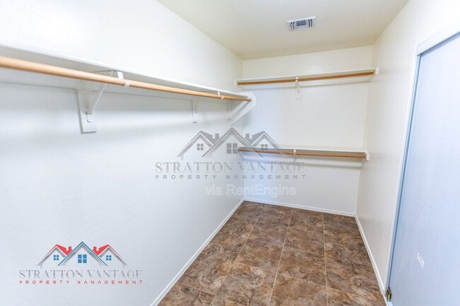 Building Photo - 17932 W Caribbean Ln