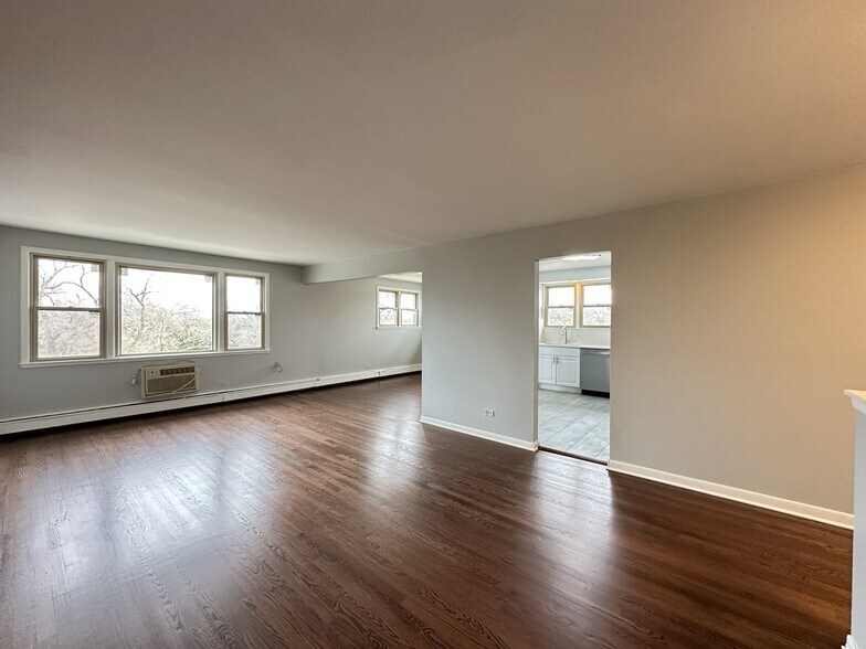 Building Photo - 8644 Skokie Blvd