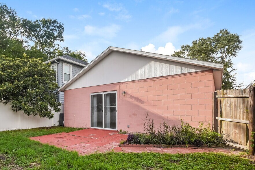 Building Photo - 1793 Chatham Cir