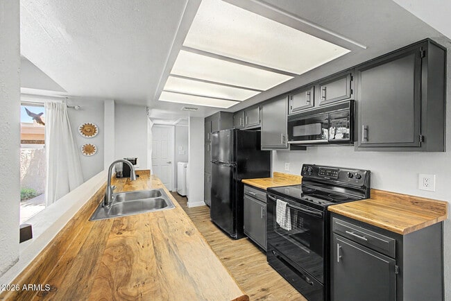 Building Photo - 4525 N 66th St