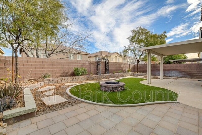 Building Photo - 8912 Ochoa St