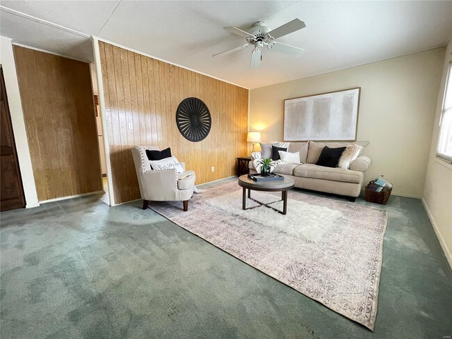 Building Photo - 3907 Memorial Dr