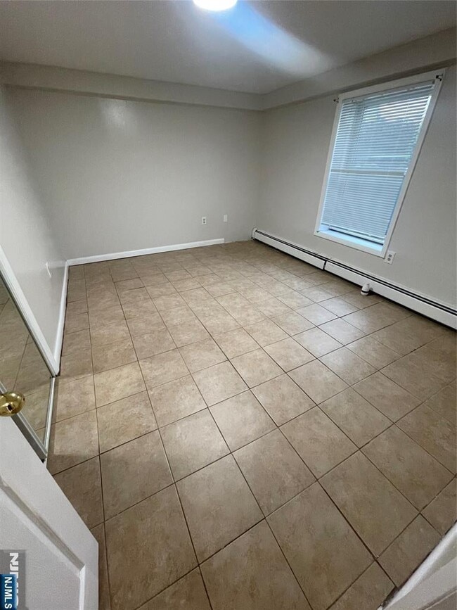 Building Photo - 171 Charles St