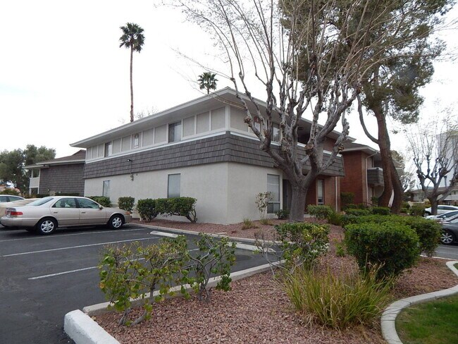 Building Photo - 769 Oakmont Ave