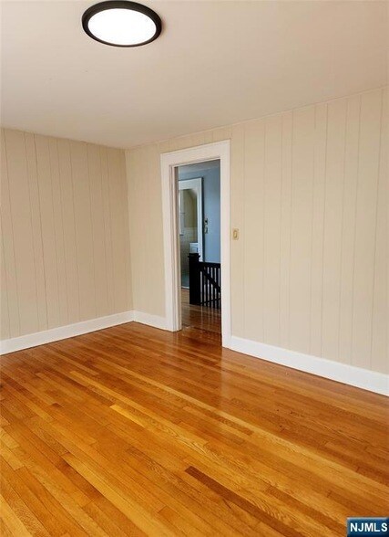 Building Photo - 348 Orchard Terrace