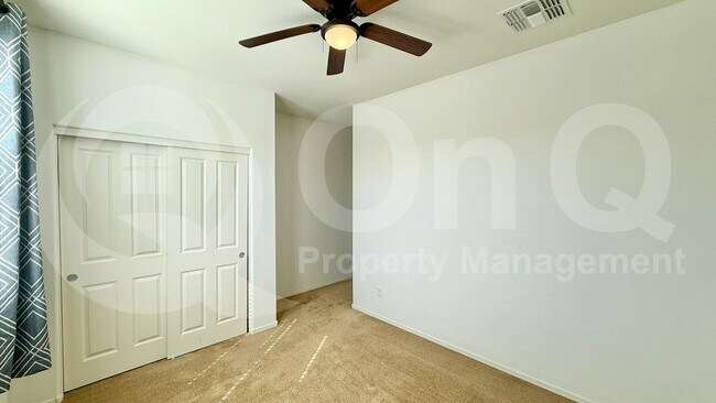 Building Photo - 5215 S 18th Pl