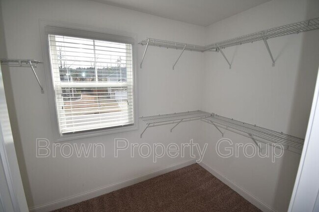 Building Photo - 441 Stonebriar Ave