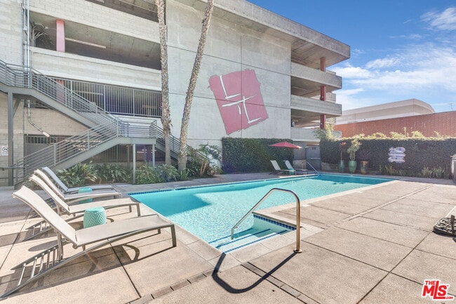 Building Photo - 420 San Pedro St