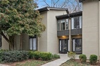 Building Photo - 16 Ivy Ridge NE
